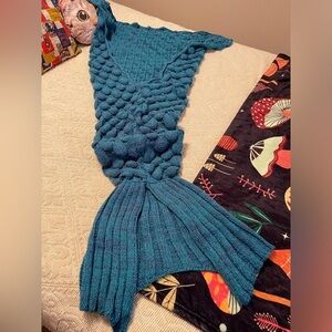 Moda-Up acrylic teal blue & purple crocheted mermaid tail blanket throw. One sz.